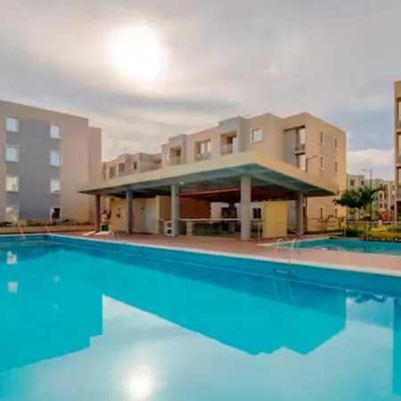Refugio Cerca Del Mar Con Piscina Y Aire Acondicionado, Ideal 6 Apartahotel