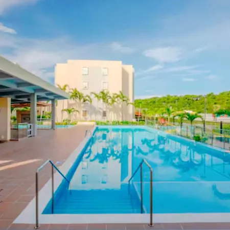 Refugio Cerca Del Mar Con Piscina Y Aire Acondicionado, Ideal 6 Apartahotel